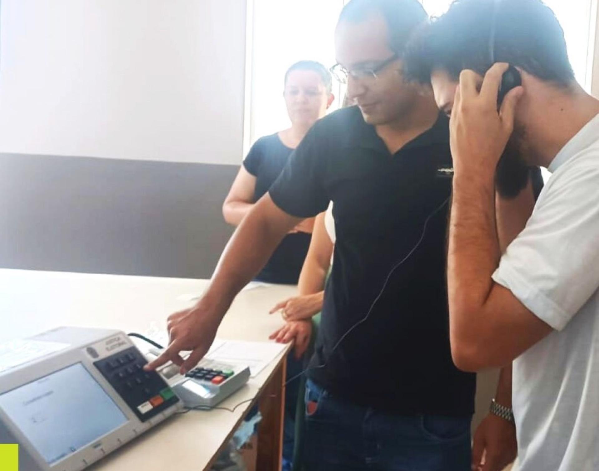 SERVIDORES PARTICIPAM DE CAPACITAÇÃO DA JUSTIÇA ELEITORAL