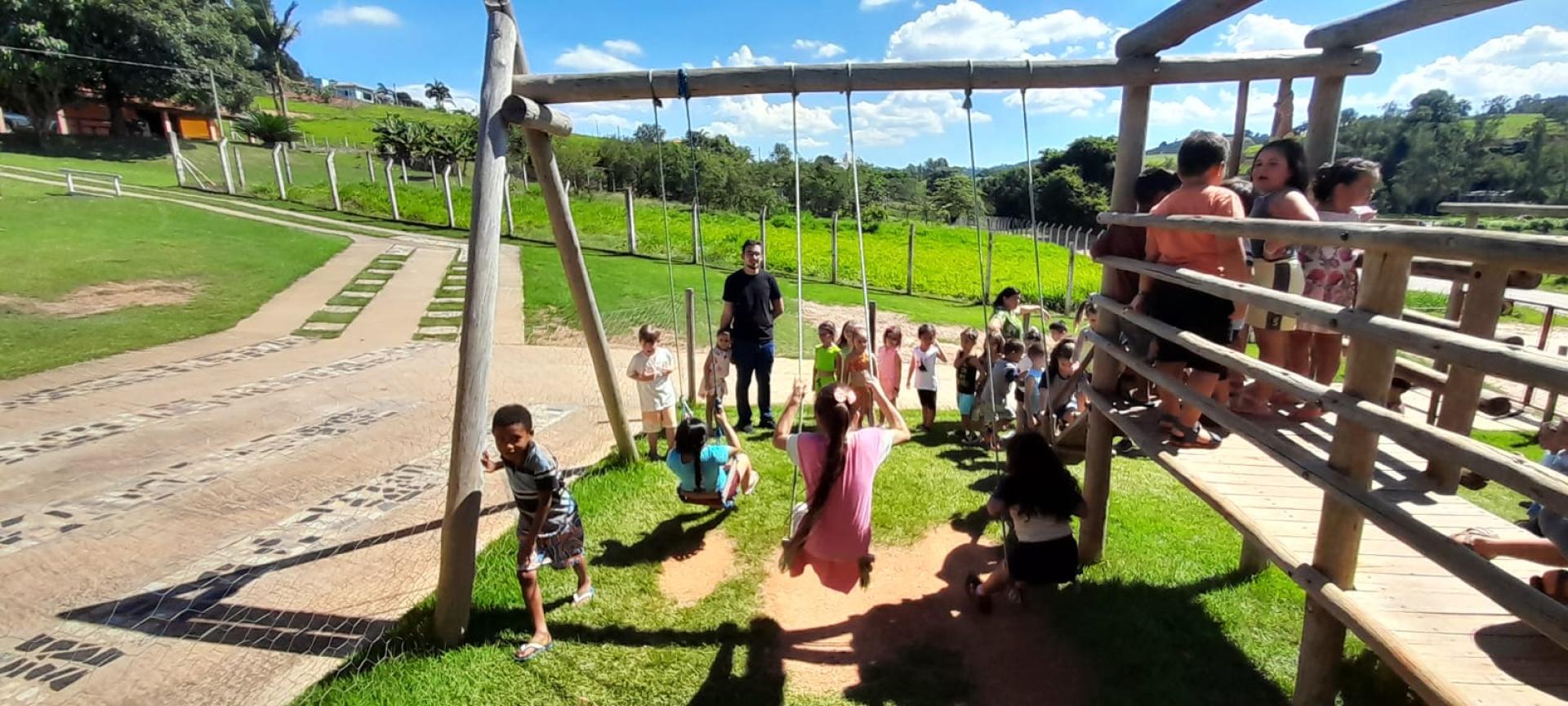 DIA DE CONVIVÊNCIA ENTRE ESCOLA E FAMÍLIA