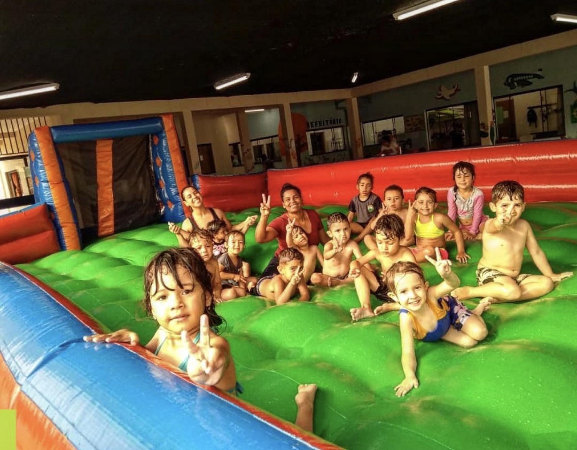 ÁGUA PARA BRINCAR, APRENDER E REFRESCAR
