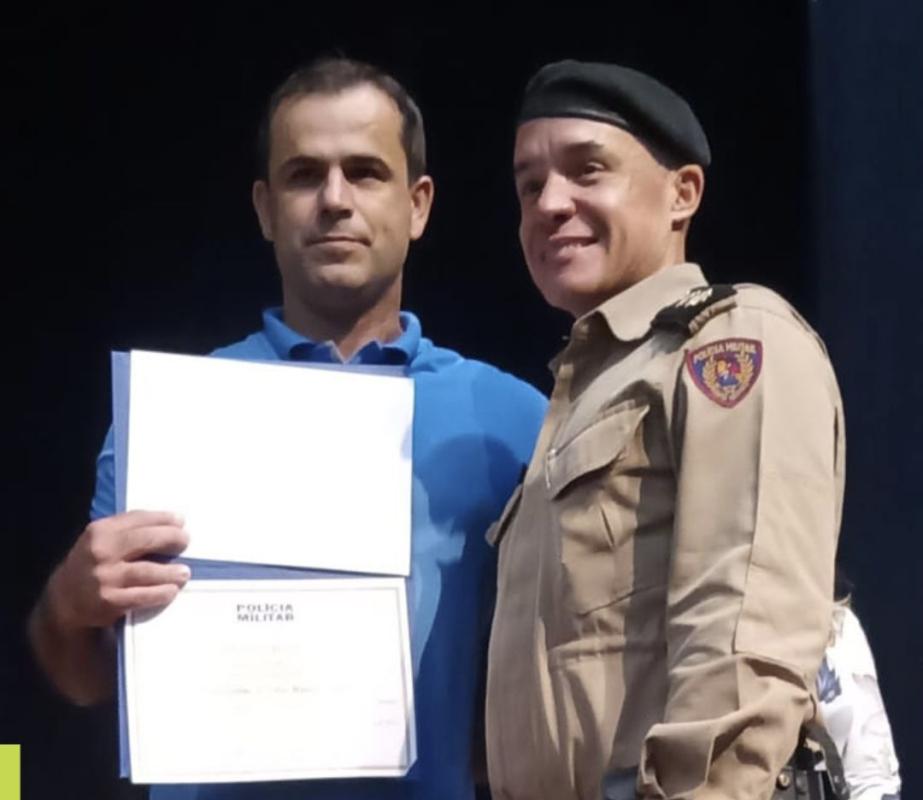 PREFEITO CELSINHO RECEBE HOMENAGEM DA POLÍCIA MILITAR DE MINAS GERAIS