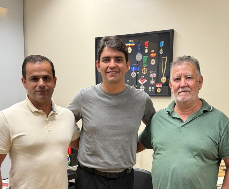 Deputado Cássio Soares garante recurso para asfaltamento no Bairro Grama, Prefeito Celsinho e Vice Tal agradecem pessoalmente 