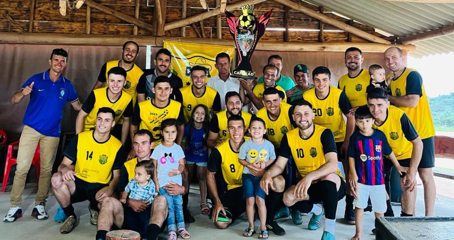 EQUIPE DE JURUAIA VENCE O CAMPEONATO REGIONAL DE FUTEBOL DE CAMPO - ESPAÇO LOBO GUARÁ