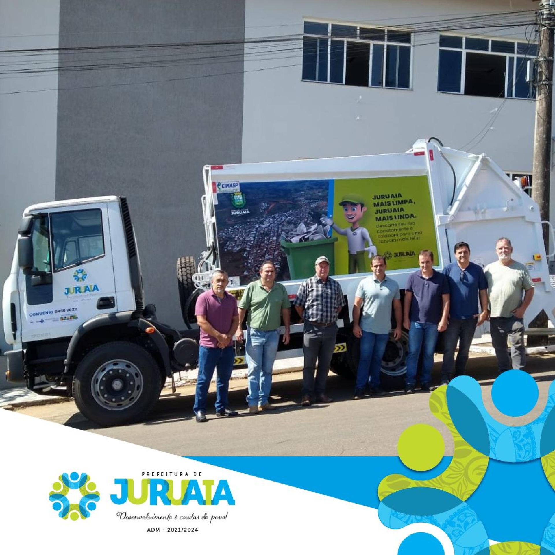 PREFEITURA DE JURUAIA RECEBE NOVO CAMINHÃO COMPACTADOR DE LIXO