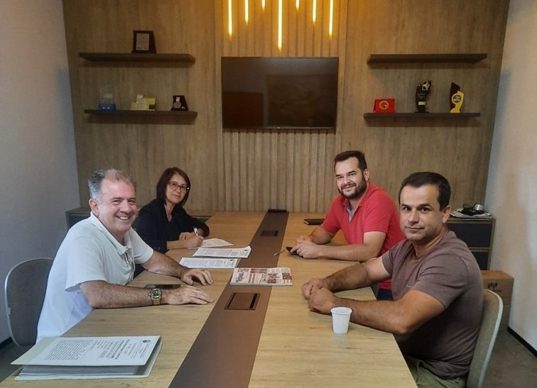 Prefeitura amplia investimento e apoio histórico ao setor produtivo com repasse financeiro para eventos comerciais de Juruaia