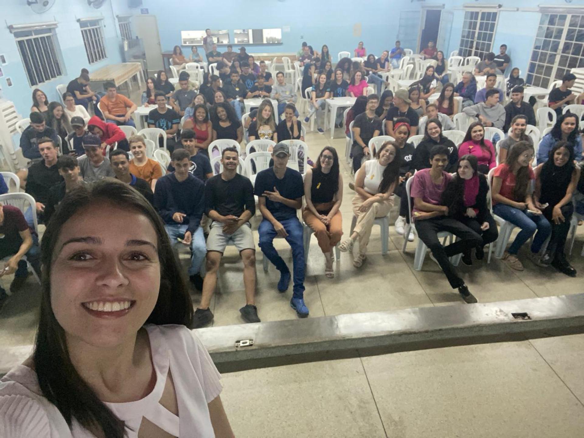 SETEMBRO AMARELO FOI TEMA DE PALESTRA NA ESCOLA EDUARDO SENEDESE