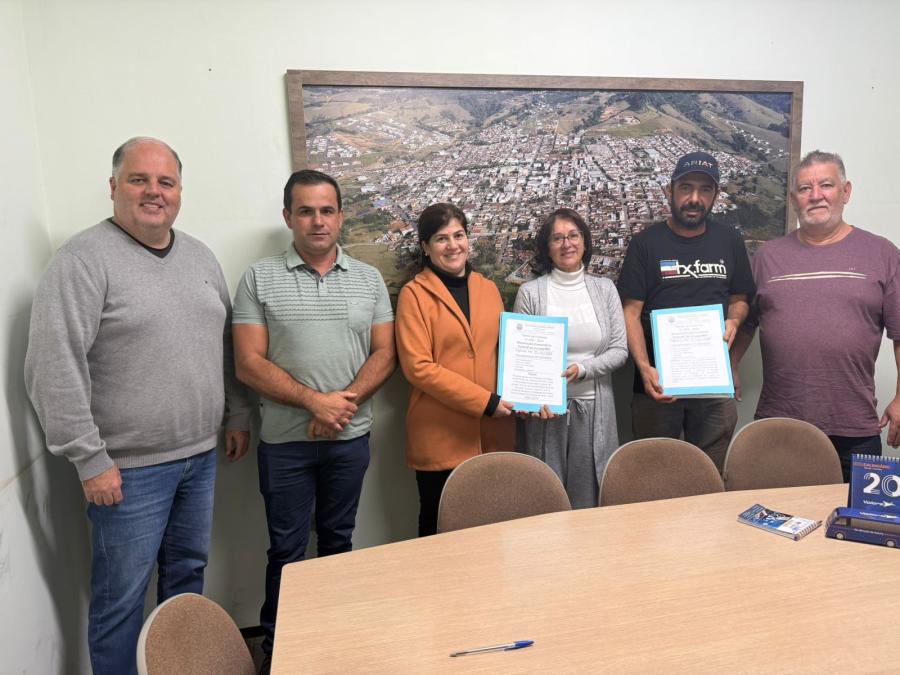 Juruaia realiza assinatura de termo de fomento para apoiar o 4º Encontro Folclórico e a preservação do patrimônio cultural   