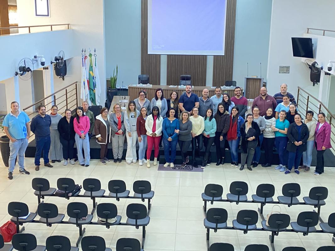 DEPENDÊNCIA QUÍMICA E REDUÇÃO DE DANOS FOI TEMA DE PALESTRA EM JURUAIA