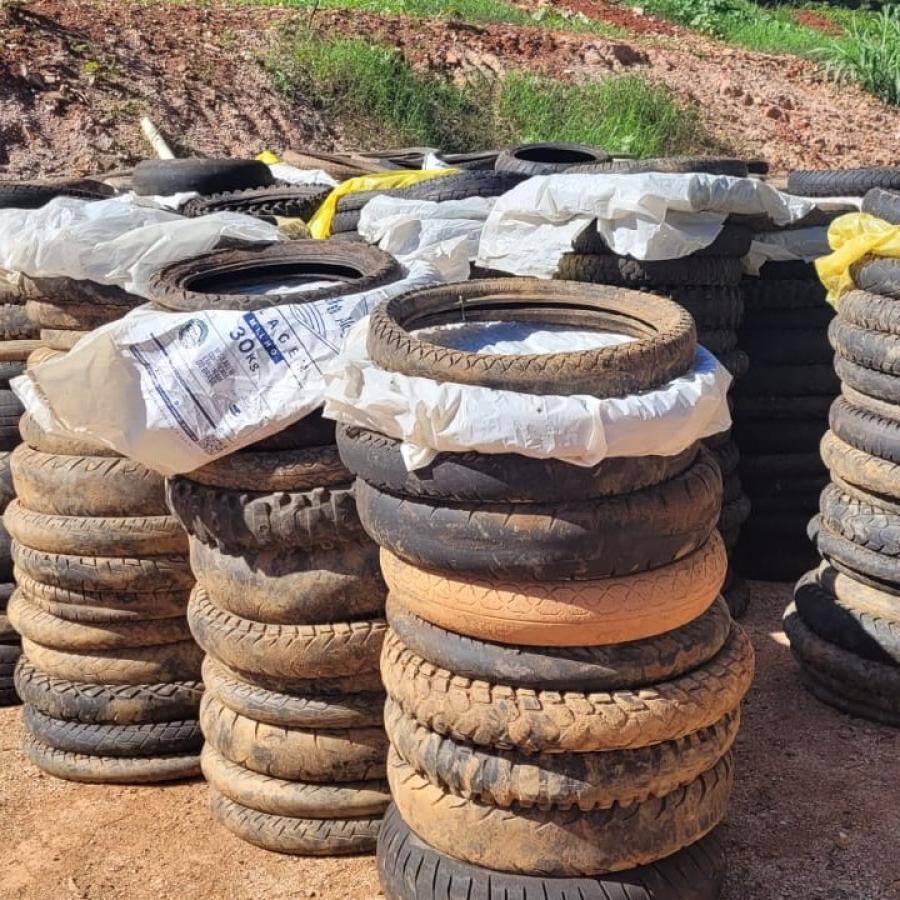  Vigilância Epidemiológica de Juruaia promove ação de coleta de pneus para combater o Aedes aegypti e proteger o meio ambiente