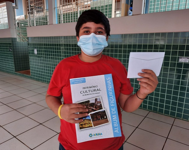 Prefeitura de Juruaia realiza concurso de álbum de figurinhas entre os estudantes das escolas municipais