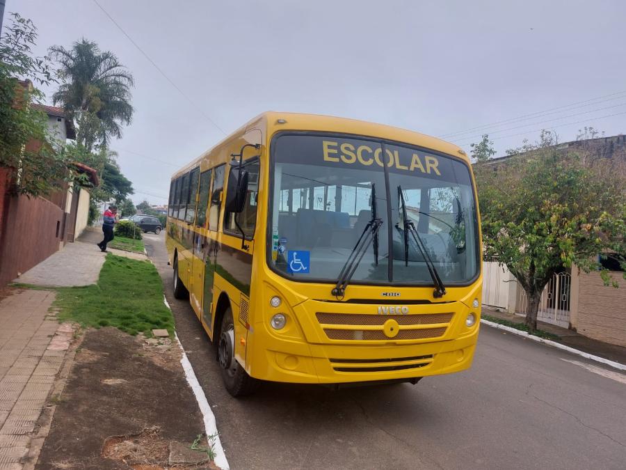 MAIS UM ÔNIBUS 0 KM PARA A EDUCAÇÃO DE JURUAIA