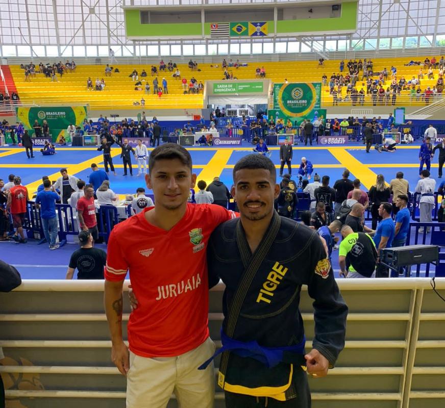 ATLETA JURUAIENSE PARTICIPA DE CAMPEONATO BRASILEIRO DE JIU-JITSU