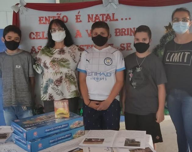 Prefeitura de Juruaia premia vencedores do Concurso Álbum de Figurinhas