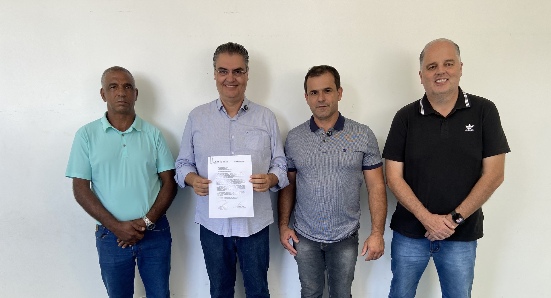 Durante inauguração de Núcleo de Saúde para neurodivergentes, Prefeito de Juruaia convida Deputado para ser embaixador da FELINJU 2026