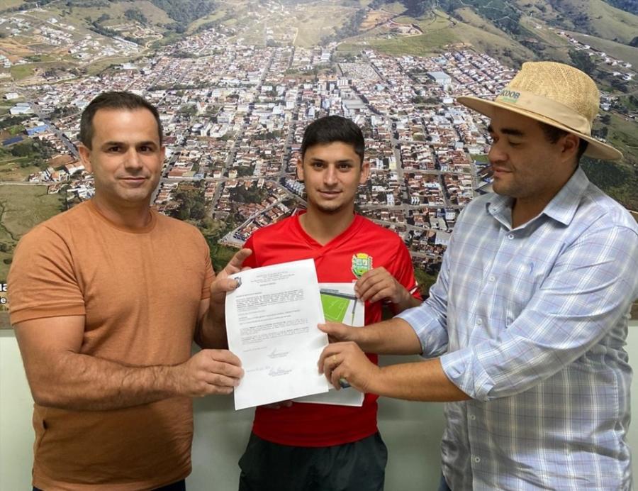 Juruaia dá mais um passo rumo ao desenvolvimento com início das obras no Estádio Municipal Jorge Thomaz