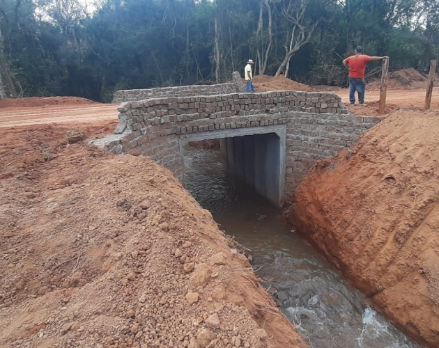 Secretaria de Obras entrega melhoria na ponte do bairro Santo Aleixo