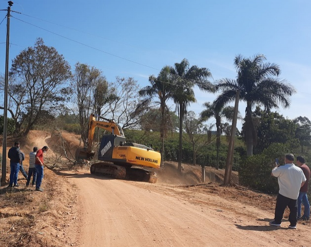 PREFEITURA DE JURUAIA COMEÇA PRIMEIRA ETAPA DA CONSTRUÇÃO DO DESVIO DE CAMINHÕES