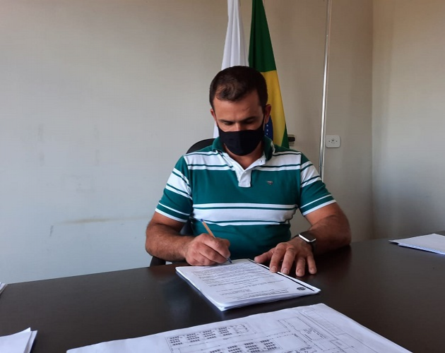 PREFEITO CELSINHO SANCIONA LEI DE REGULARIZAÇÃO FUNDIÁRIA URBANA- REURB EM JURUAIA