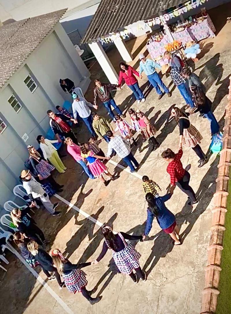 PREFEITURA REÚNE USUÁRIOS INFANTIS EM ARRAIÁ NA UNIDADE MULTIPROFISSIONAL DA APS