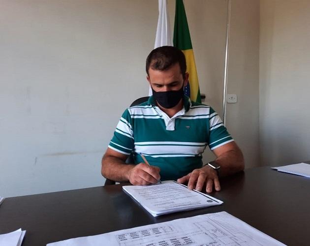 Prefeito Celsinho concede aumento real aos servidores de Juruaia