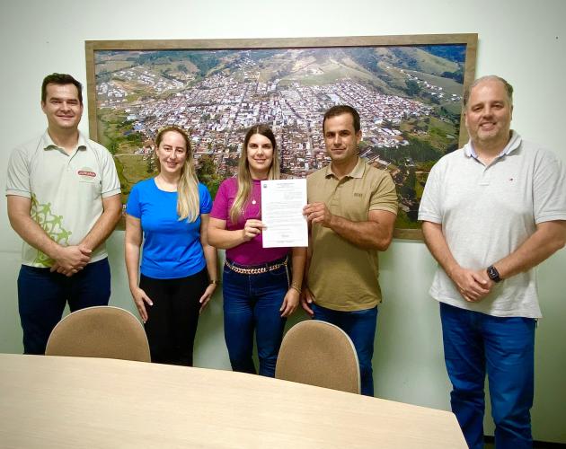 PARCERIA ENTRE PREFEITURA DE JURUAIA E BANCO SICOOB CREDINTER GARANTE BENEFÍCIOS À COMUNIDADE