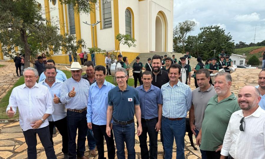 Prefeito de Juruaia, Celsinho, e Vice-Prefeito Tal, prestigiam a visita do Governador Zema em São Pedro da União